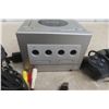 Image 3 : Nintendo Game Cube with Controls and Power Source 