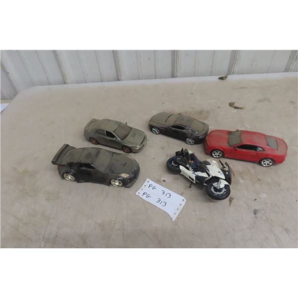 4 Diecast Cars 1:24 Scale & Motorcycle 