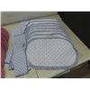 Image 7 : New King Size Bed Set: Flat Sheet, Fitted Sheet, Duvet Cover and Shams; Cloth Place Mats and Napkin