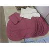 Image 8 : New King Size Bed Set: Flat Sheet, Fitted Sheet, Duvet Cover and Shams; Cloth Place Mats and Napkin