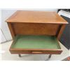Image 12 : Antique 1930 Chard Produce British-Made Golden Oak Sewing Cabinet, 24"H × 19½"W × 13"D – Difference