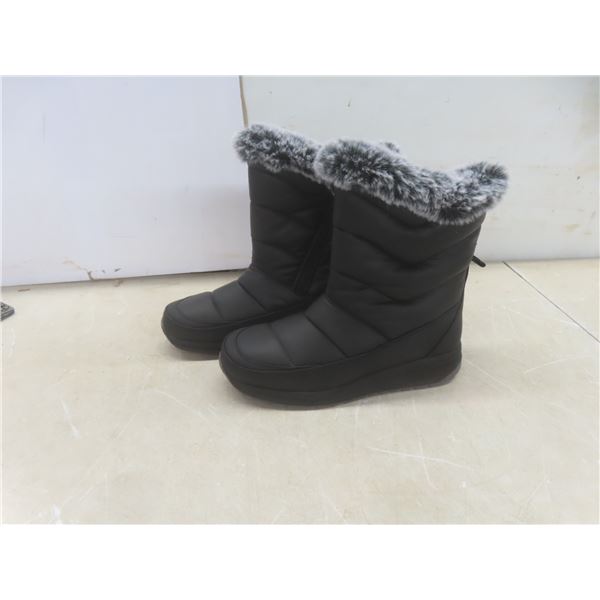 New Time and Tru Women's Boots, Size 9