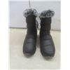 Image 2 : New Time and Tru Women's Boots, Size 9