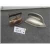 Image 1 : 2 Salesman's Iron Samples
