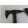 Image 5 : 1 SOG Axe with Sheath