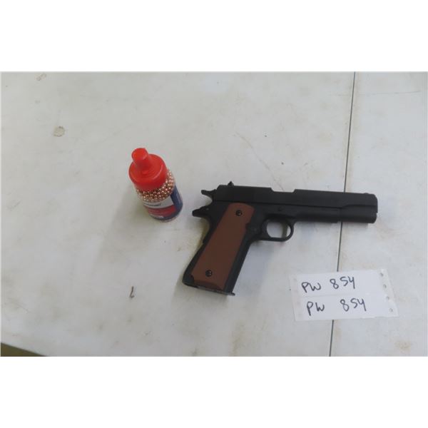 Winchester CO2 Model 11, .177 Cal BB Pistol with BBs – New Condition