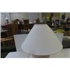 Image 3 : Modern Table Lamp