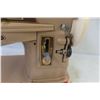 Image 3 : Singer Electric Sewing Machine