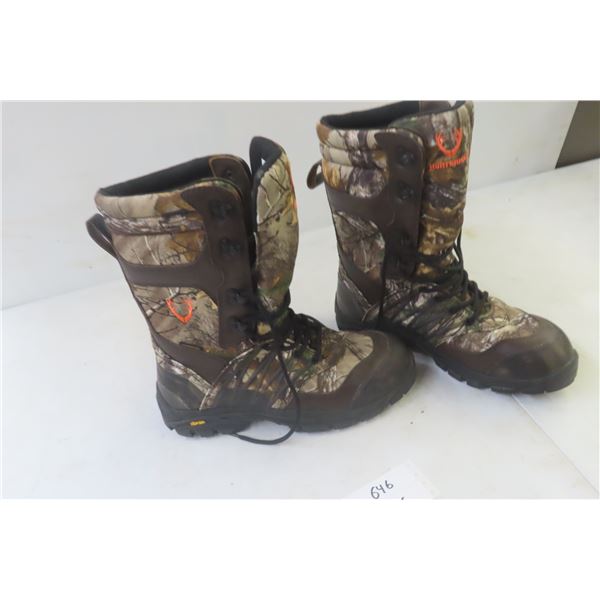 4 New Huntshield Camo Insulated Boots