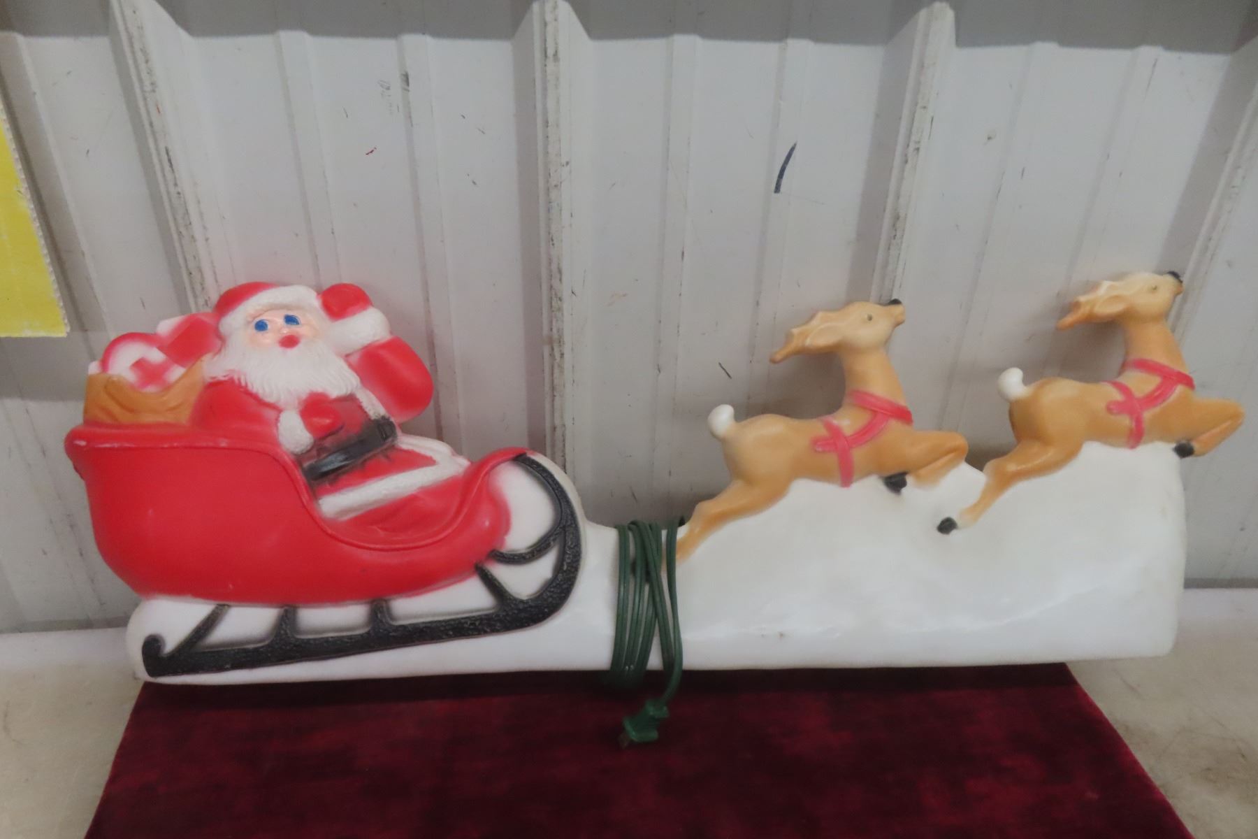 Blow Mold Santa And Reindeernull