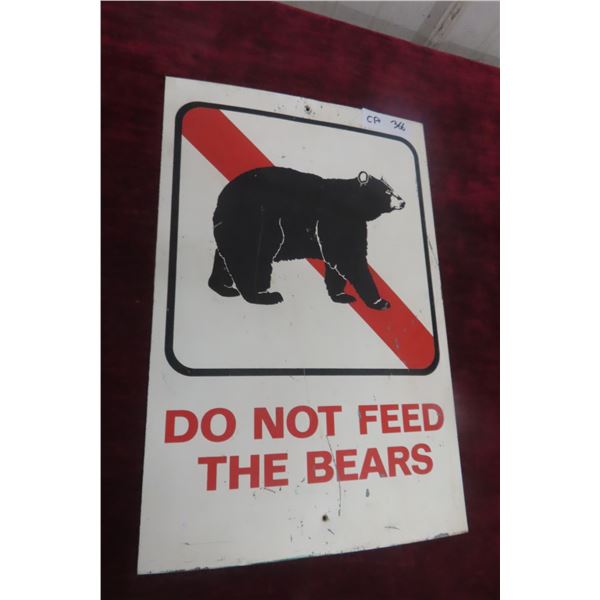"Do Not Feed the Bears" Metal Sign ñ Great Graphics, 12" ? 18"