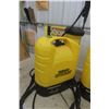 Image 3 : 2 Hudson Never-Pump Battery-Operated Backpack Sprayers with 