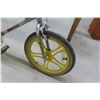 Image 3 : HDB Mongoose Max Pedal Bike, 20"