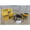 Image 1 : DeWalt ¼-Sheet Palm Sander
