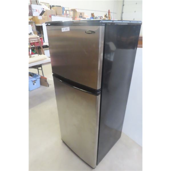 Danby Fridge with Top Freezer, 59" × 24" × 24"