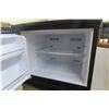 Image 5 : Danby Fridge with Top Freezer, 59" × 24" × 24"