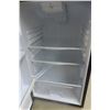 Image 7 : Danby Fridge with Top Freezer, 59" × 24" × 24"