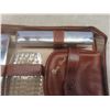 Image 6 : Vintage Leather Travel Grooming Set