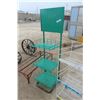 Image 3 : 2 Metal Store Racks