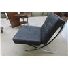Image 2 : Leather/Leather-Style Chair