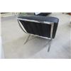 Image 4 : Leather/Leather-Style Chair