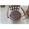 Image 6 : 3 Wrought Iron and Metal Chairs