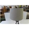 Image 5 : Modern Trunk-Design Table Lamp