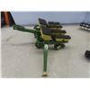 Image 2 : 3 John Deere Toy Implements: Flex-Fold Tandem Disc Harrow, 4-Row