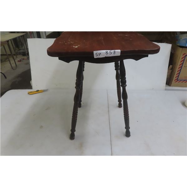 Antique Parlor Stand, 20"×16"×16"