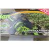 Image 10 : NOS Poulan P3344 Chainsaw with Box