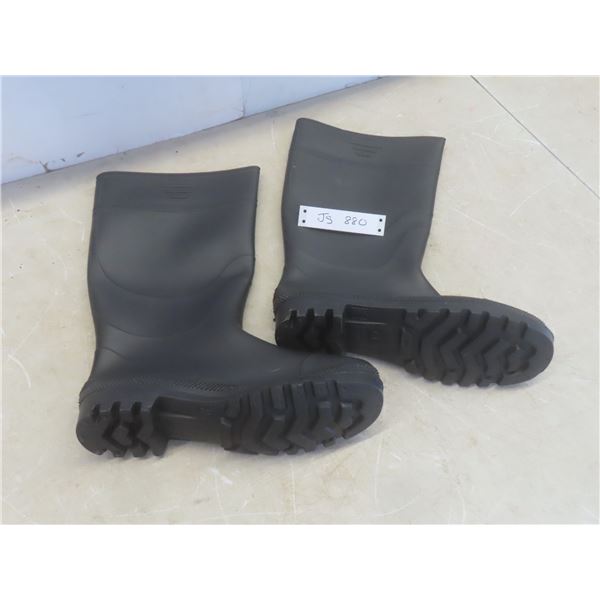 New Rubber Boots – Size 11