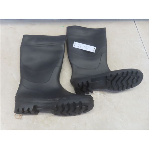 New Rubber Boots – Size 10