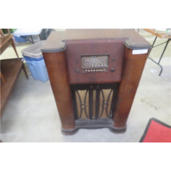 Stromberg-Carlson Cabinet Radio