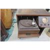 Image 3 : GE Cabinet-Radio Record Player