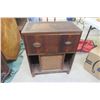 Image 5 : GE Cabinet-Radio Record Player