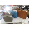 Image 1 : 4 Vintage Suitcases - 1 Set of 2 