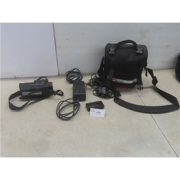 Canon UC1 8mm Video Camcorder with Carry Case and Accessories