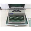 Image 3 : Antique Royal Heavy Steel Typewriter in Fitted Carrying Case with Rare Green-Coloured Keys [x=#8211/