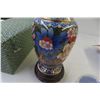 Image 4 : Vase and Paper Weights
