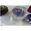 Image 5 : Vase and Paper Weights