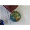 Image 8 : Vase and Paper Weights