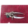 Image 1 : Tri Blade Hand Hunting Knife with Alien Head 