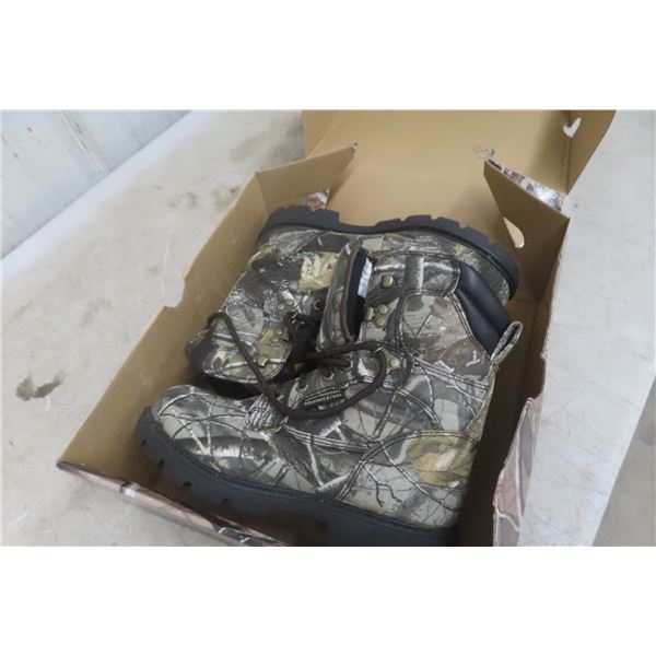 Hunter 3 Insulated Camo Boots Size 7 with Box 