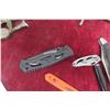 Image 6 : Pocket Knives and Daggers 