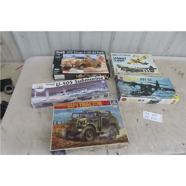 5 Vintage Military Models : Planes, Submarine, All Terrain Truck 