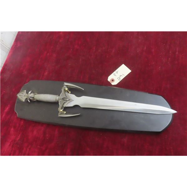 Dagger 18'' Long with Mount 