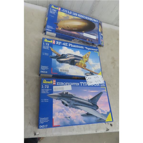3 Revell Plane + Zeplin Models 1:72 Scale 