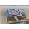 Image 7 : 5 Aircraft Models 1:72 Scale, Plus Extra Stickers 