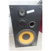 Image 2 : 3 Speakers (2) Hitachi 30W (1) Accusound 90W 