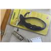 Image 6 : Outer Gu n Cleaner, Dash Cam, 2 Blade Pocket Knife, Dagger